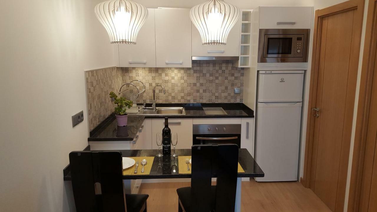 אלבופיירה Apartamento Cardoso Ii. A 5 Minuto A Pe Da Praia Do Peneco מראה חיצוני תמונה